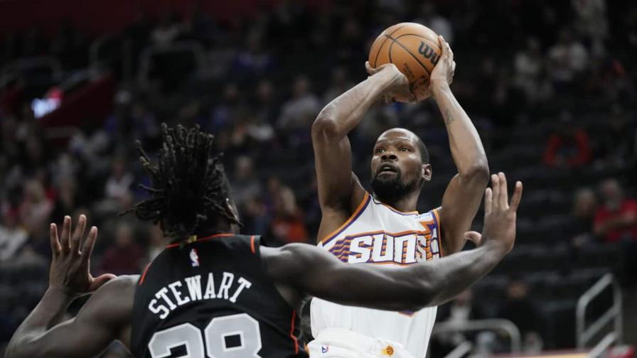 Con 41 puntos de Durant, Suns salen del mal paso con triunfo 120-106 sobre Pistons