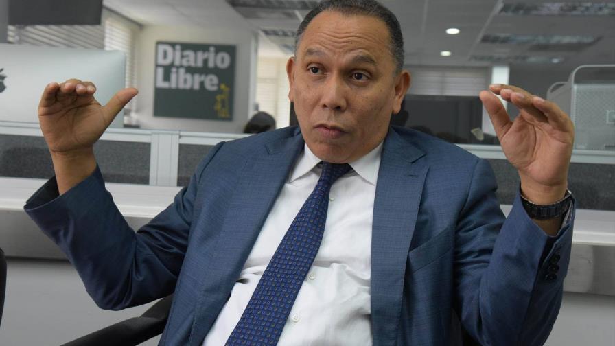Radhamés Jiménez dice "Gobierno del PRM no pega una" y que  ahora importará productos cárnicos