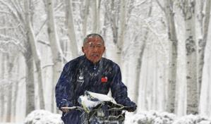 China enfrenta una intensa primera nevada en el noreste con posible récord histórico