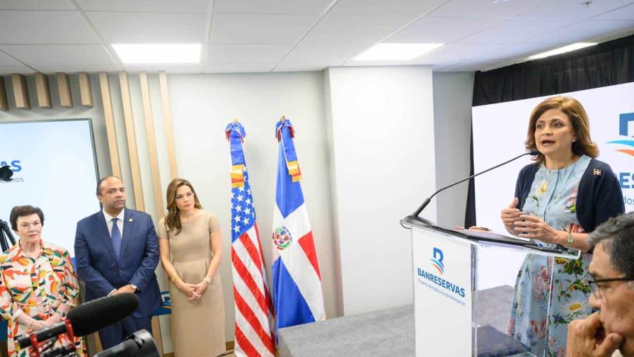 Banreservas inaugura oficina de representación en Miami