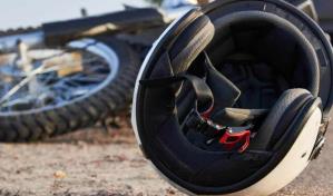 Joven muere tras impactar su motocicleta contra una pared en Sabana de la Mar