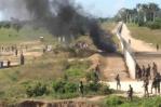 Haitianos queman neumáticos exigiendo salida de militares dominicanos de área cerca de la verja fronteriza