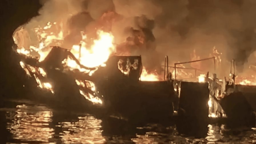 Responsabilizan a capitán por incendio de barco en California que dejó 34 muertos en 2019