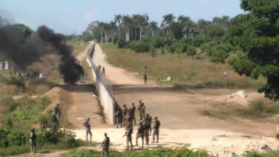 Gobierno considera una provocación protestas de haitianos en la frontera