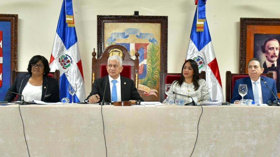 Senado de la República sesiona en la provincia de El Seibo