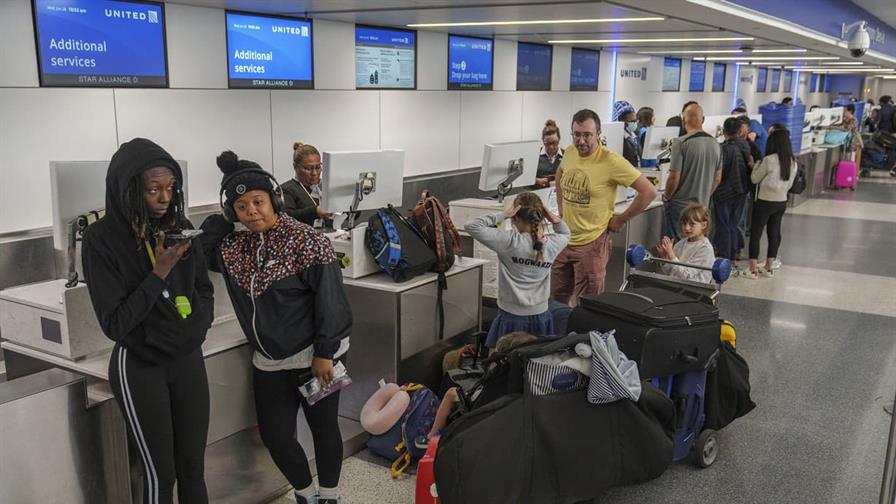 Suspenden vuelos al aeropuerto de Los Ángeles por escasez de controladores aéreos