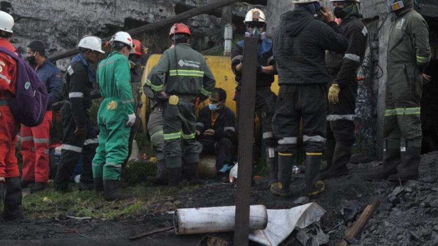 Al menos cinco personas quedaron atrapadas por explosión de una mina de carbón en Colombia Al menos cinco personas quedaron atrapadas por explosión de una mina de carbón en Colombia