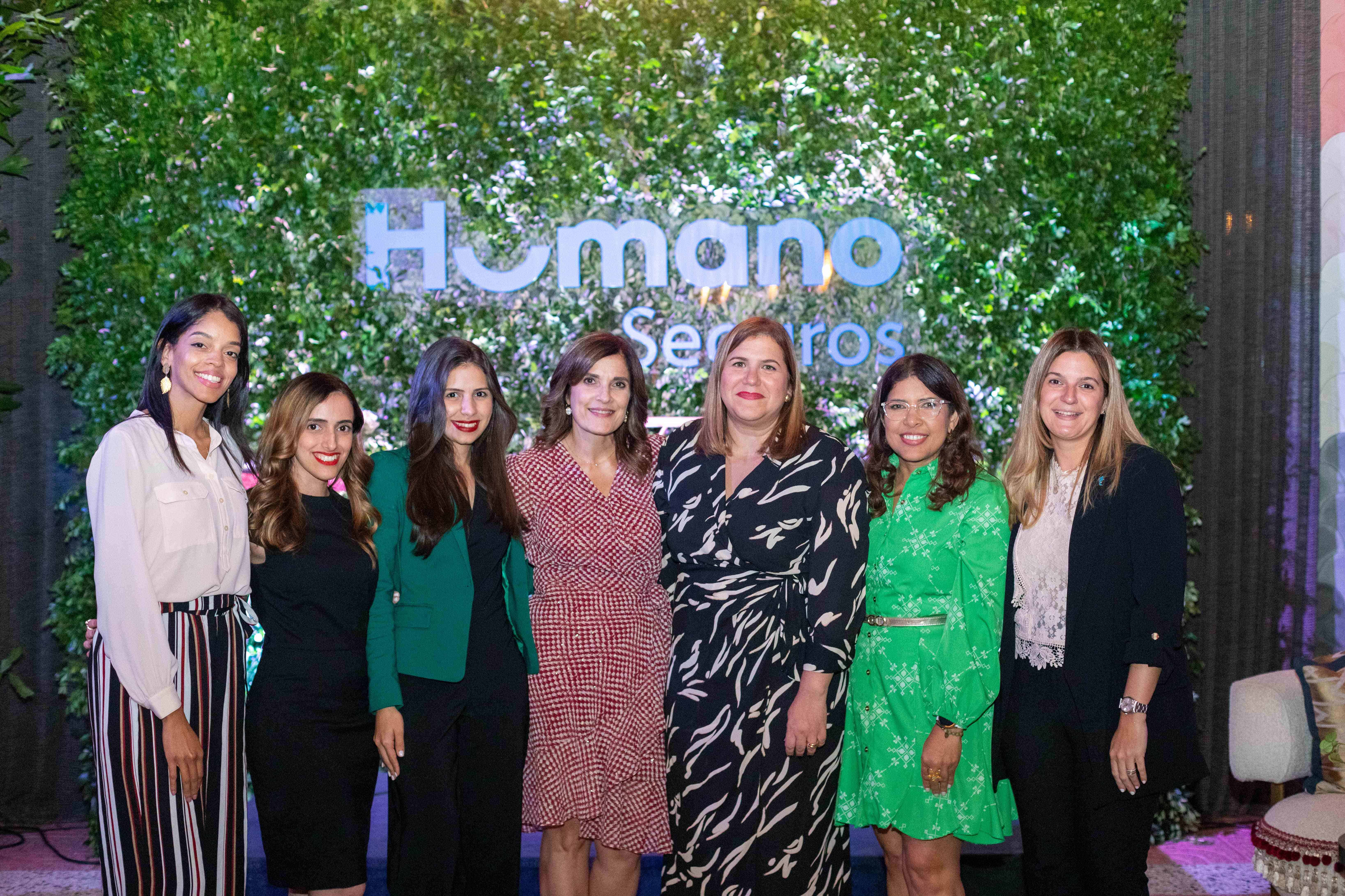 Lusbania Santos, Angelissa Mármol, Pamela Fabal, Diomares Musa, Patricia Luna, Cynthia Modesto y Cindy Vásquez.