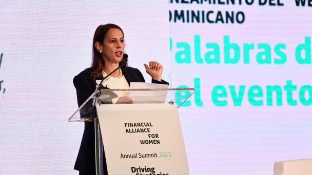 Expertos abordan brecha de género en cumbre Alianza Financiera para Mujeres