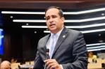 Diputados Víctor Suárez y Lupe Núñez se declaran independientes tras renunciar al PLD Diputados Víctor Suárez y Lupe Núñez se declaran independientes tras renunciar al PLD