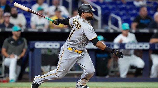 Carlos Santana: Convertirme en ambidiestro me hizo otro pelotero