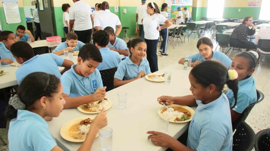 El Inabie lanza licitaciones por 32 mil millones para el almuerzo, merienda y desayuno escolar