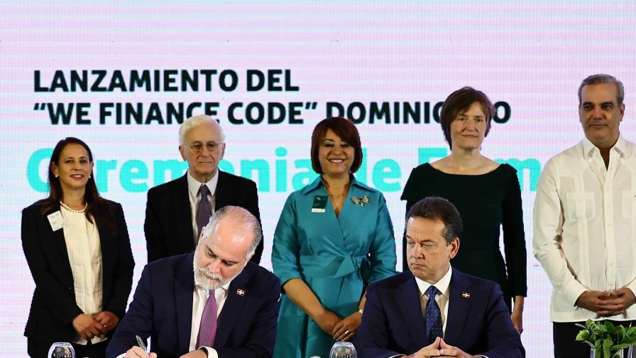 Firman Código de Financiación para Mujeres Emprendedoras en República Dominicana
