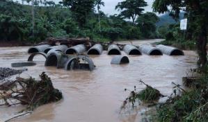 Lluvias en La Altagracia dejan 12 casas inundadas, río desbordado y comunidad incomunicada