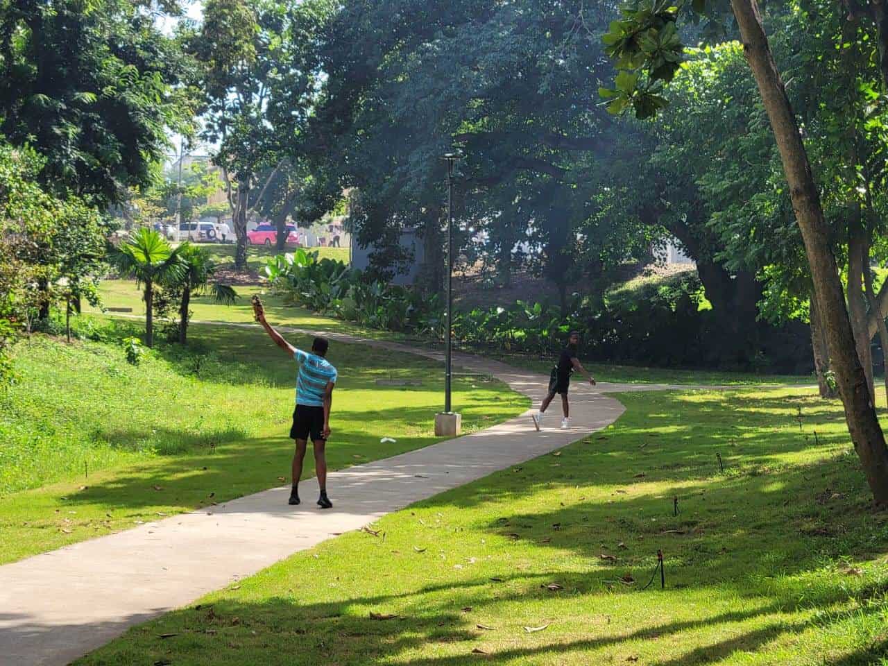 El parque temático cuenta con áreas de recreación e instalaciones deportivas