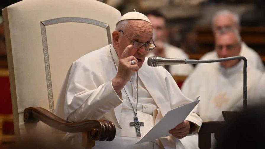 El papa reza por las víctimas del cobarde atentado en Rusia