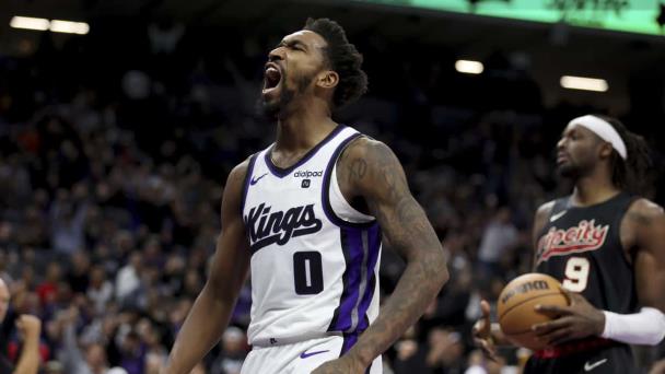 Sabonis y Monk impulsan remontada de Kings ante Trail Blazers en tiempo extra