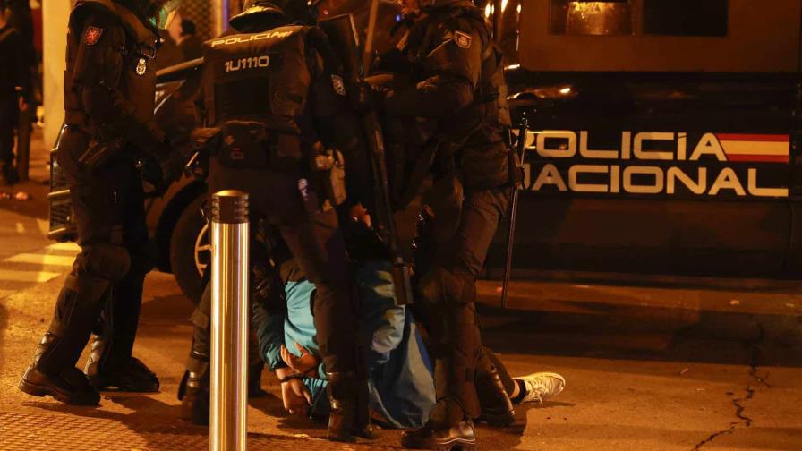 Nueva protesta contra la amnistía acaba con 15 detenidos en altercados en Madrid