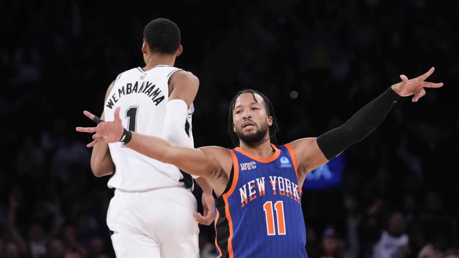 Mal debut de Wembanyama en Madison Square Garden; Knicks aplastan a Spurs