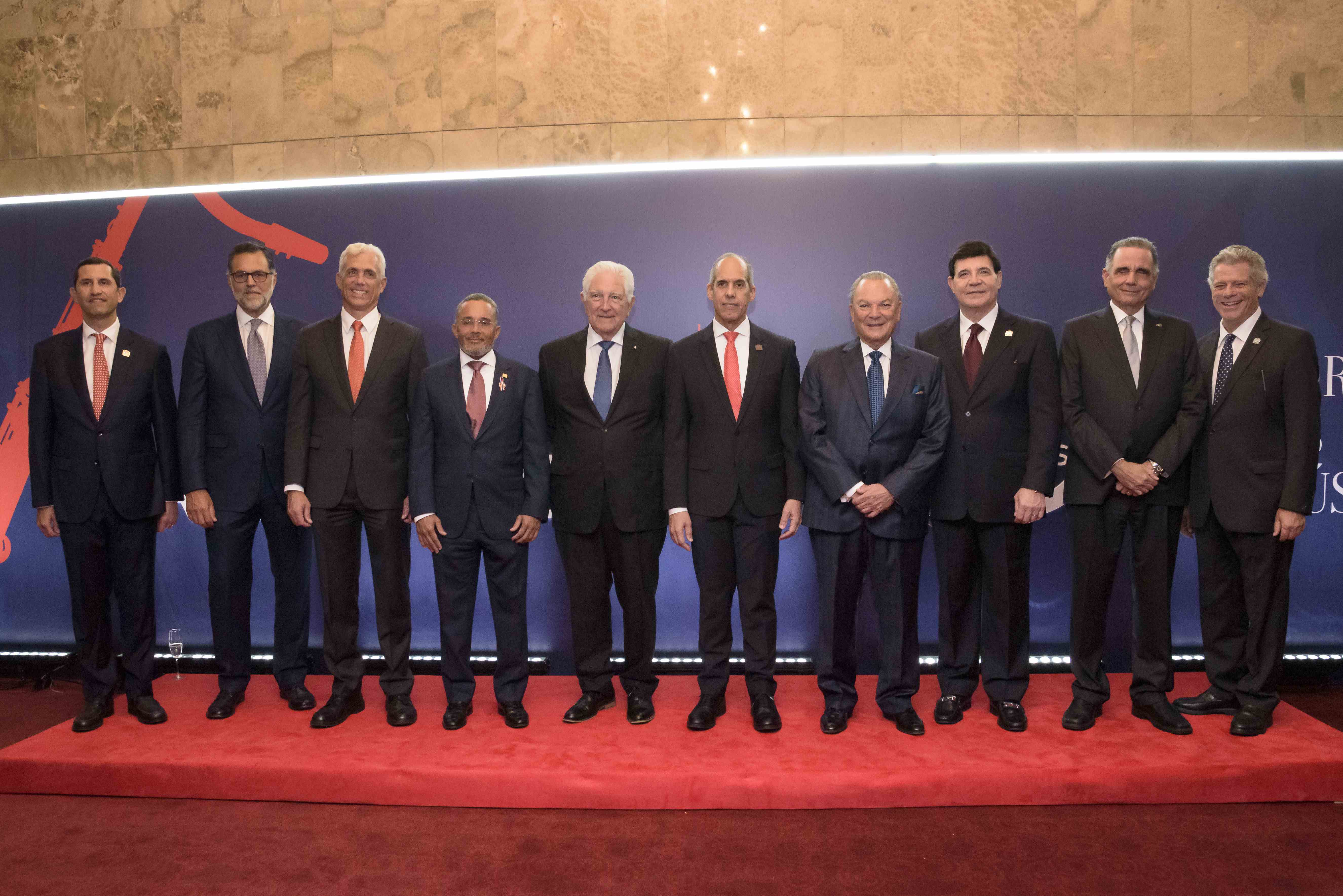 Roberto Herrera, Carlos Ros, Alejandro Peña Prieto, Ramón Ortega, José vitienes, Edwin de los Santos, Frank Rainieri, Julio  Brache, Máximo Vidal y Gustavo Tavares. 