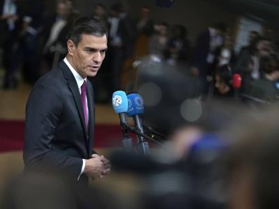 España: Pedro Sánchez firma pacto