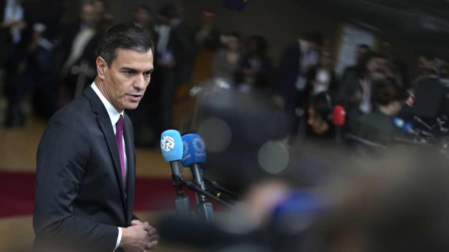 Sánchez firma pacto que le garantiza los votos para la reelección en el parlamento