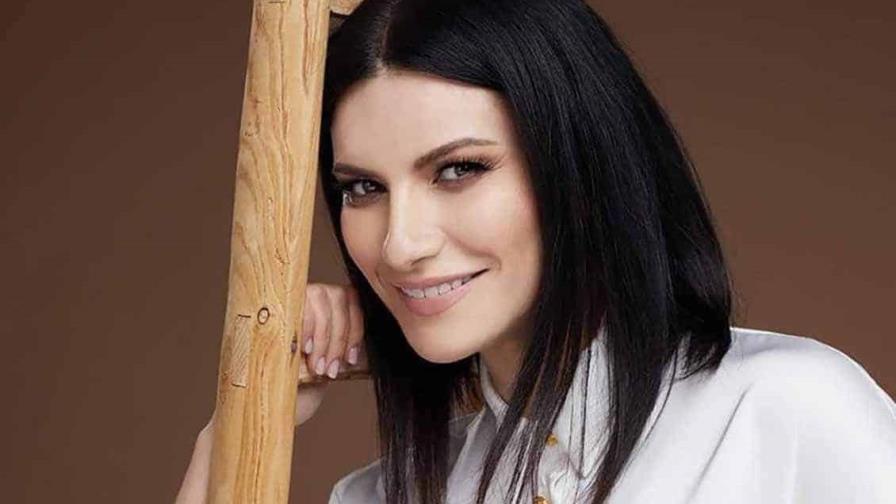 Laura Pausini anima a jóvenes alumnos de música: El escenario es donde menos miedo existe