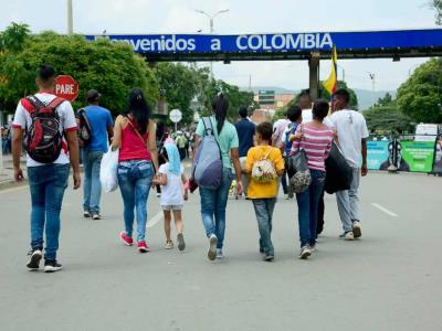 Colombia endurece política migratoria; precedentes de RD y EE.UU.