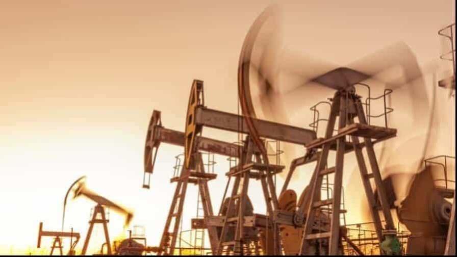 El petróleo de Texas se coloca en 76.65 dólares el barril