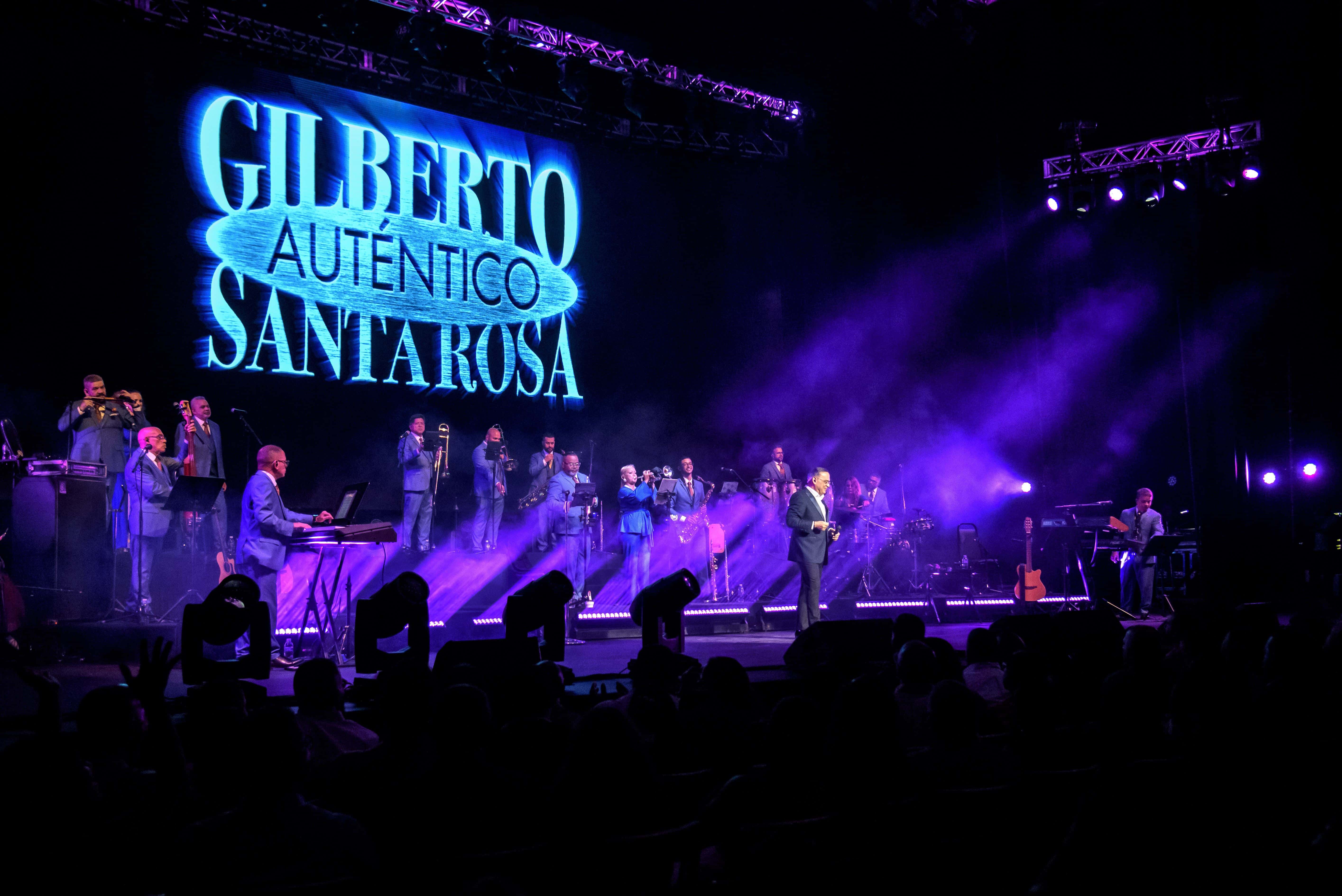 Gilberto Santa Rosa deslumbró con su voz a a los dominicanos