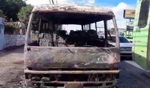 Incendio de autobús con 30 pasajeros no provocó muertes por la pericia del chofer