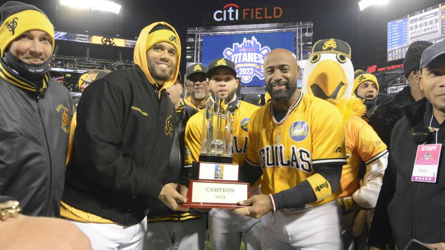 Dominicanos agotaron reserva de whisky del Citi Field durante juego de Licey vs. Águilas por primera vez en la historia