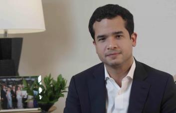 Omar Fernández anuncia su candidatura a senador por el Distrito Nacional