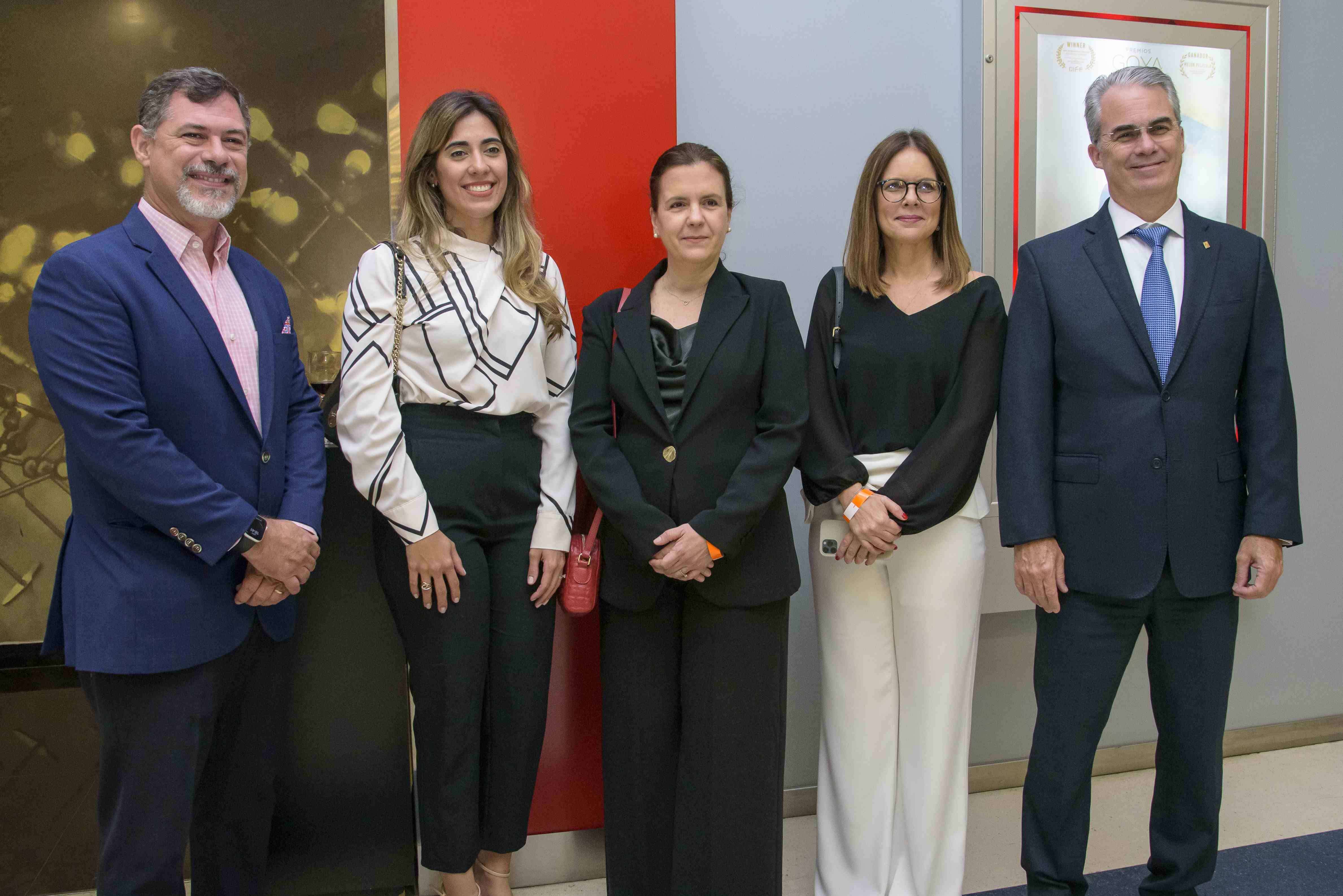 Anibal Rodríguez, Claudia Finke, María Andreina y Claudia Jorge y René Grullón. 