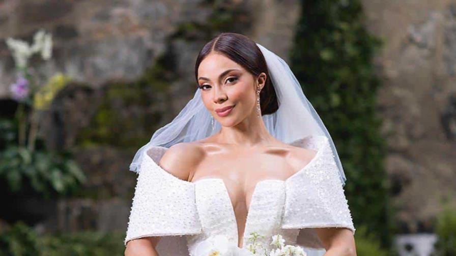 Los detalles de los cinco vestidos que usó La Materialista en su boda