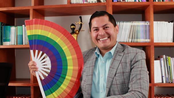 Hallan sin vida a jurista de género no binario que abrió camino a derechos LGBTI en México