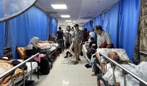 Miles de palestinos en el hospital Al Shifa, en medio de combates entre Hamás e Israel