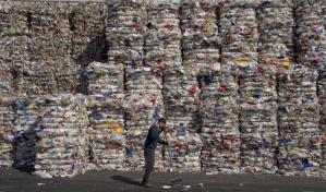 Naciones se reúnen en Kenia para negociar un tratado sobre contaminación por plástico