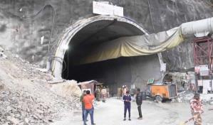 Tercer día de labores de rescate para salvar a 40 obreros atrapados en un túnel en India