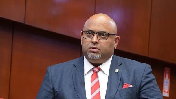 Senador somete proyecto para eliminar las encuestas porque perdió candidatura del PRM