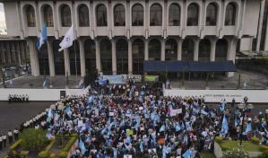 Detienen en Guatemala a dos estudiantes que se manifestaron contra la corrupción