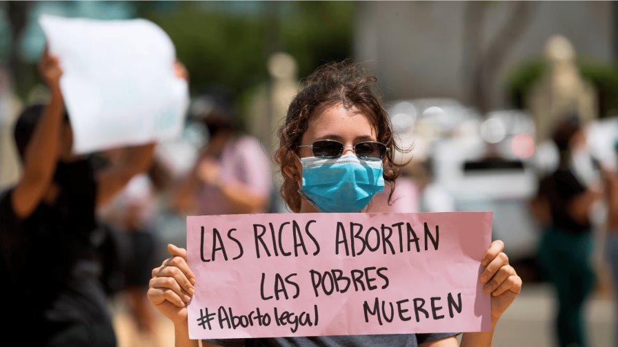 Mi Vecino recoge 10,000 firmas en apoyo a un plebiscito por el acceso al aborto en Florida