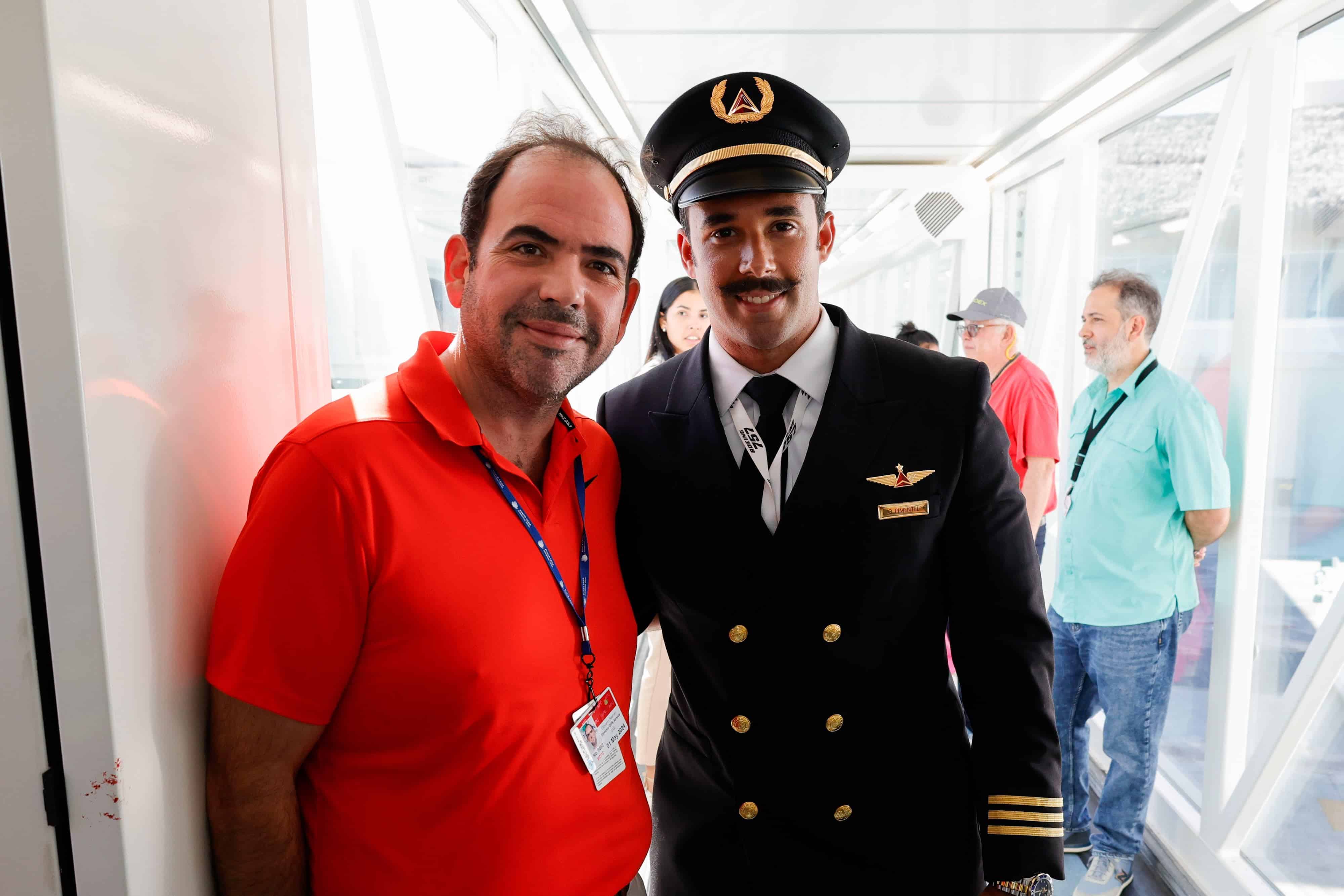 El director de Operaciones Airside del Aeropuerto Internacional de Punta Cana, Giovanni Rainieri, recibió a Óscar Pimentel-Imbert.