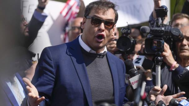 El congresista George Santos no buscará la reelección tras pesquisa sobre su conducta