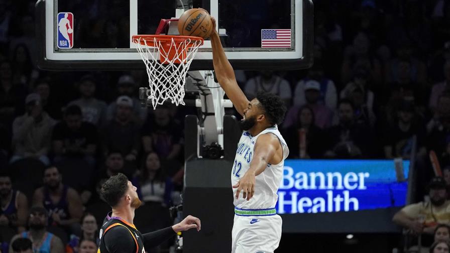 Towns anotal 25 puntos en el día de su cumpleaños; Suns ganan en retorno de Booker Towns anotal 25 puntos en el día de su cumpleaños; Suns ganan en retorno de Booker