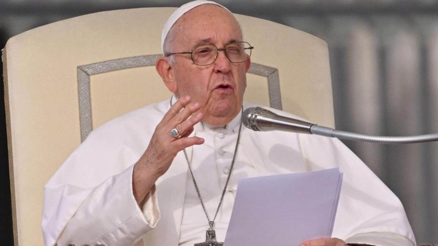 El papa urge a educar a los hombres a relaciones sanas para evitar la violencia machista