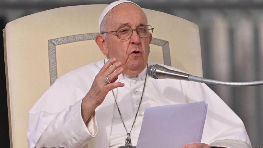 El papa está mejorando de su bronquitis, según el Vaticano