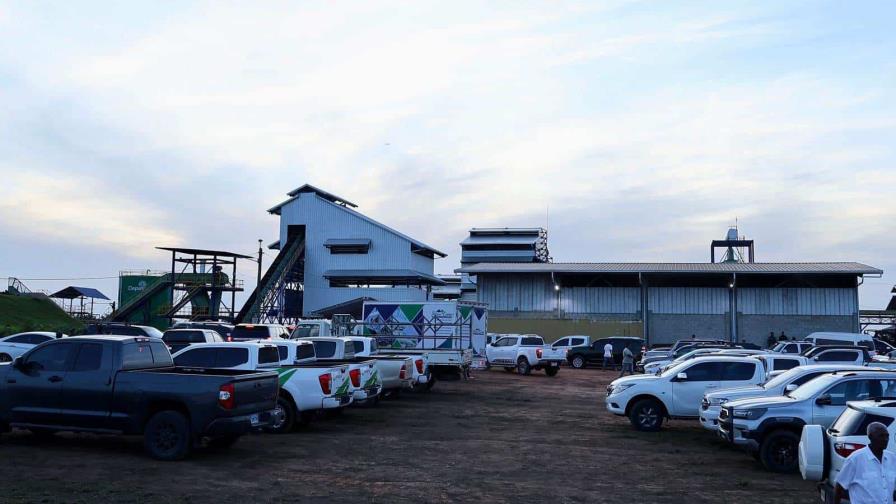 Abinader asiste a inauguración de planta extractora de aceite en Bayaguana, Monte Plata