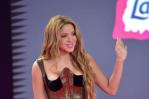 Shakira y otros famosos llegan a la alfombra roja de los Latin Grammy
