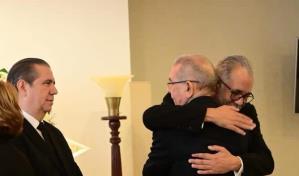 Peledeístas acuden a dar el pésame a Cristina y Simón Lizardo por el fallecimiento de su padre